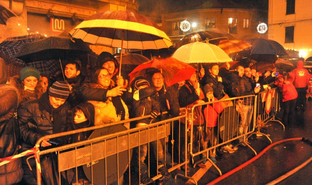 Anche venerdì c’è il rischio di dover andare con l’ombrello al falò
