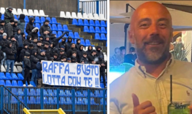 Lo striscione in sostegno di Raffaele Carlomagno (a destra) nei giorni in cui era ricoverato in ospedale