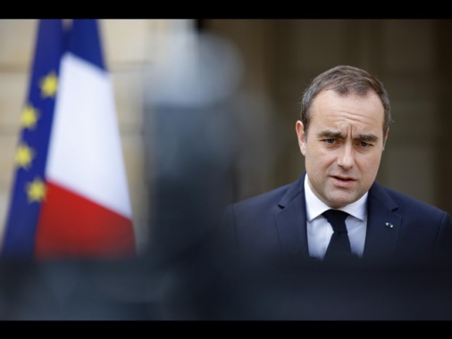 Premier Francia chiede a TotalEnergies di ridistribuire eventuali extraprofitti