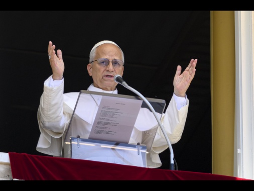 Il Papa sui rifugiati, 'nessuno può voltarsi dall'altra parte'