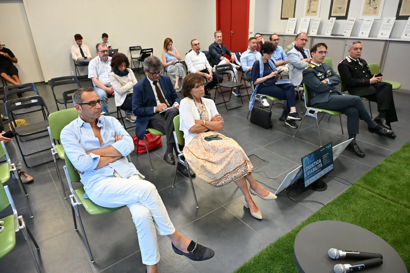 BUSTO ARSIZIO. ECONOMIX WORKSHOP LOGISTICA E VIABILITAÕ, SEDE LA PREALPINA, BORSANO NELLA FOTO