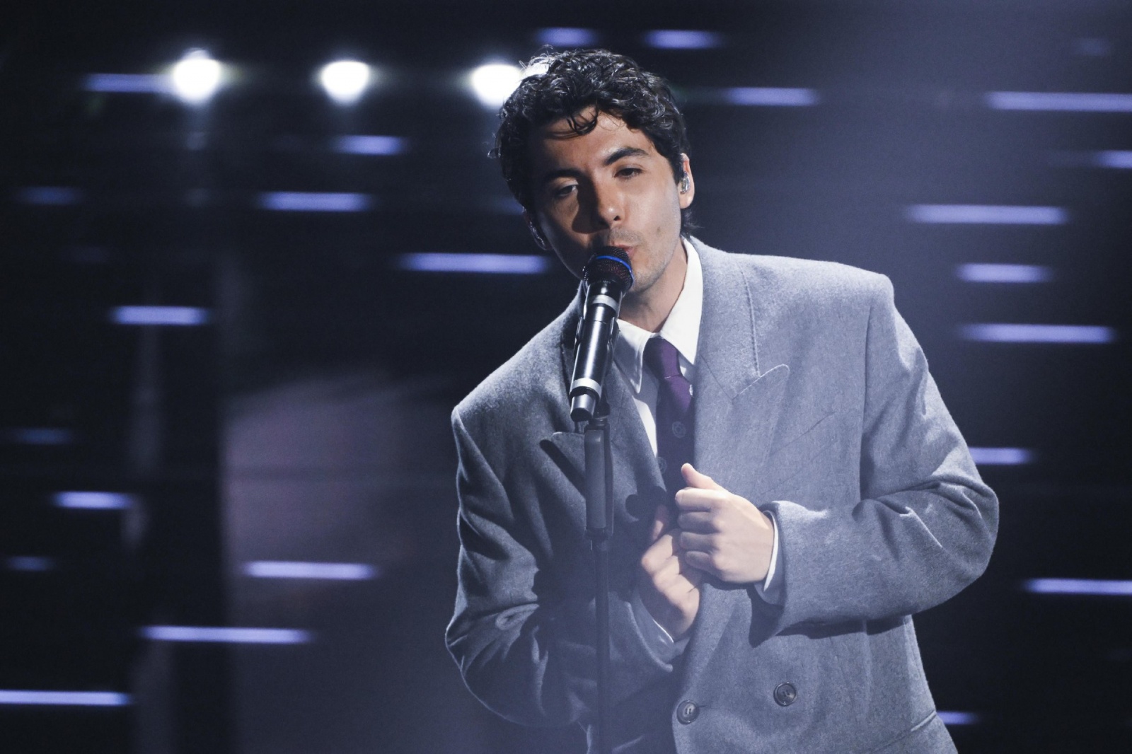 Italian singer Fulminacci performs on stage at the Ariston theatre during the 76th edition of the Sanremo Italian Song Festival, in Sanremo, Italy, 24 February 2026. The music festival will run from 24 to 28 February 2026. ANSA/ETTORE FERRARI