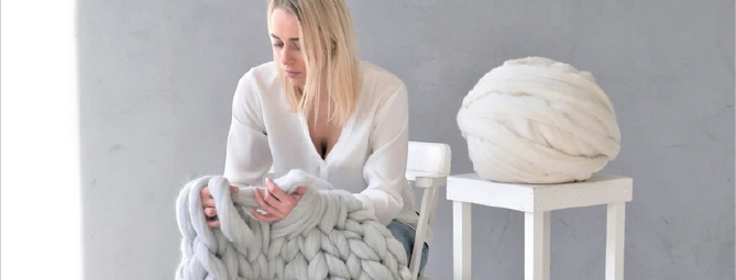 Arm knitting: la maglia? Con due braccia e un filo