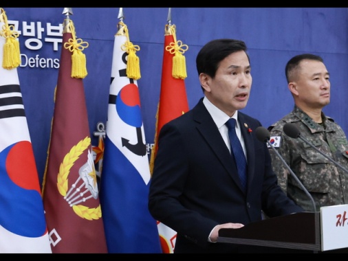 Corea Sud: sospesi 3 comandanti coinvolti nella legge marziale