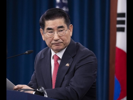 Sud Corea, ex ministro Difesa tenta il suicidio in carcere
