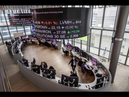 Borsa: le 4 streghe baciano l'Europa e Wall Street, Milano -1%