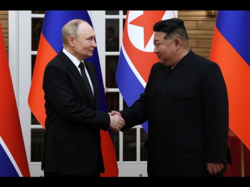 Auguri di Kim al 'caro amico' Putin, '2025 sia anno vittoria'