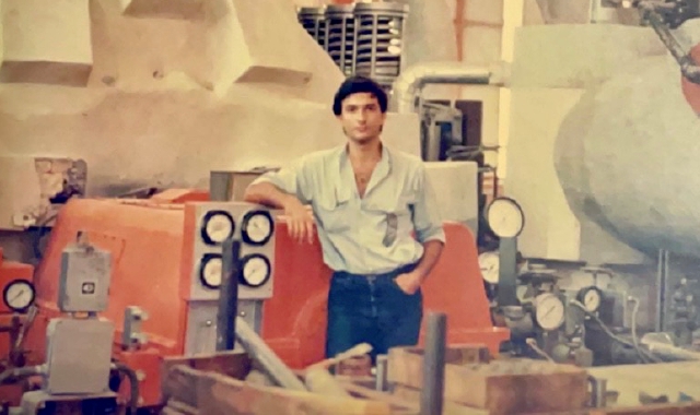 Alessandro Roversi nel 1987 nella centrale costruita dagli italiani a Bander Abbas, dove è stato arrestato (Redazione)