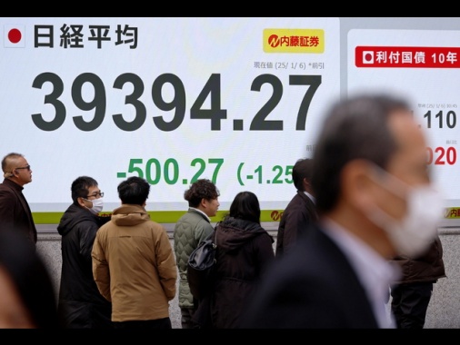Borsa: in Asia ancora deboli i tecnologici, occhi alla Fed