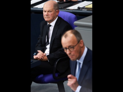 Germania, passa mozione Cdu su migranti con i voti di Afd
