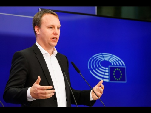 Verdi Ue, Merz rischia con AfD, errore già visto in Italia