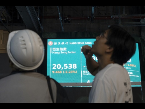 Borsa di Shanghai apre a +0,60% dopo tensioni dazi Cina-Usa