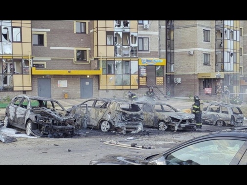 Auto civile colpita da ucraini a Belgorod, tre morti
