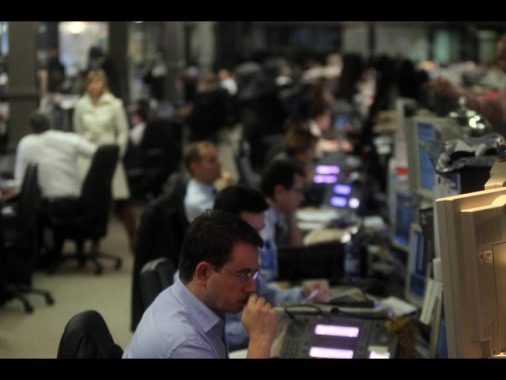Borsa: Milano positiva, brilla Leonardo, bene Stellantis