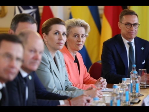 Von der Leyen, 'dobbiamo riarmare con urgenza l'Europa'