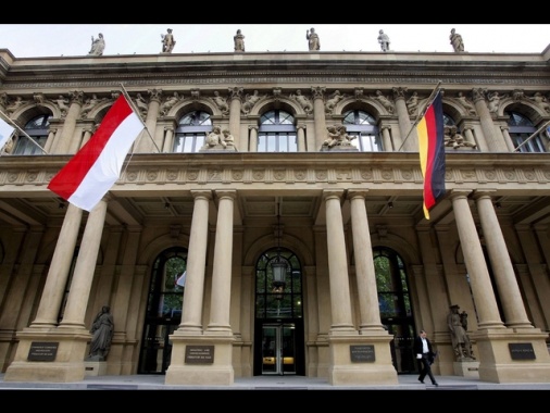 Borsa: Europa positiva in apertura, Parigi, 1,57%