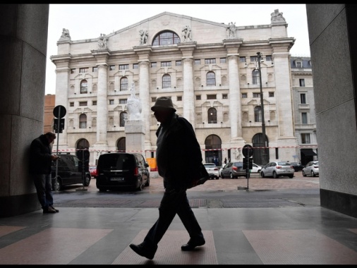 Borsa: Milano apre in rialzo, +1,8%