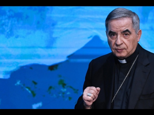 Becciu, ingiusto escludermi da Conclave, decidono cardinali