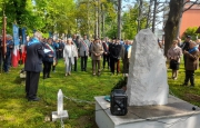 Castellanza, monumento ai Caduti. Pensando a Mirella Cerini