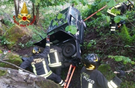 Auto fuori strada, paura a Varzo