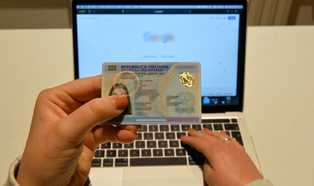 Investimenti truffa, anche Intesa mette in guardia