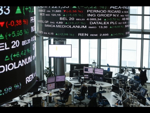Borsa: l'Europa positiva attende Wall Street, Milano +0,1%