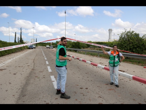Houthi lanciano razzo verso aeroporto di Tel Aviv, intercettato