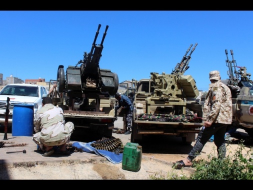Libia, truppe Haftar avanzano da Bengasi verso Sirte