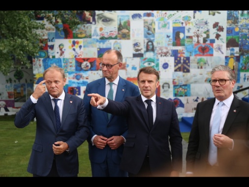 Merz-Macron-Starmer vogliono sentire Trump prima di Putin