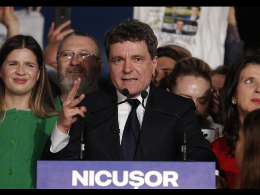 Con i conteggi al 95% Dan è nuovo presidente della Romania
