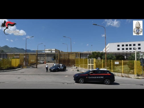 Droga e cellulari in cella, coinvolti agenti penitenziari