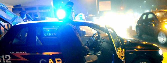 Varese, lite e coltellate: «Tentato omicidio»