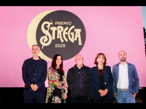 Bajani stacca tutti e guida cinquina Strega, seconda Terranova