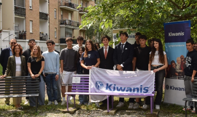 La presentazione della panchina lilla al liceo Ferraris