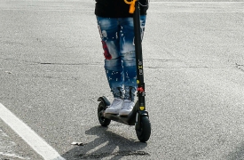 Investiti da un’auto, due ragazzini in ospedale