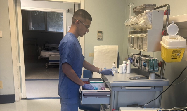 Edilberto Cipres al lavoro all’ospedale di Legnano