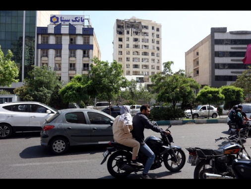 Teheran convoca il rappresentante Usa, protesta per i raid