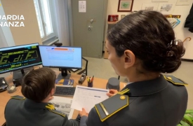 Fatture inesistenti: denunciata professionista varesina