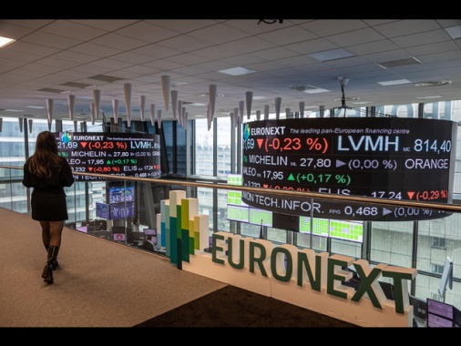 Borsa: Europa amplia rosso dopo calo vendite Usa, Milano -1,15%