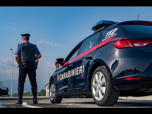 Donna uccisa dal figlio in casa nel Salento