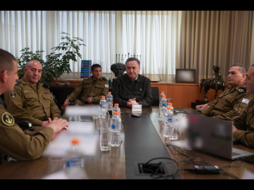Katz, 'ho ordinato di intensificare gli attacchi a Teheran'