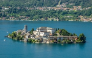Cigno ucciso da moto d'acqua? Giallo sul lago d’Orta