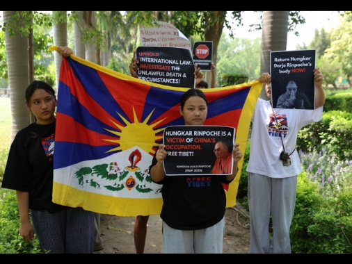 Tibetani in esilio, Cina vieta feste per il Dalai Lama in Tibet