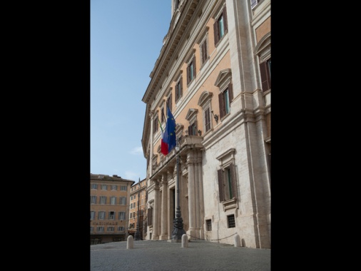 Opposizioni in Aula, Meloni riferisca sui dazi, basta scappare