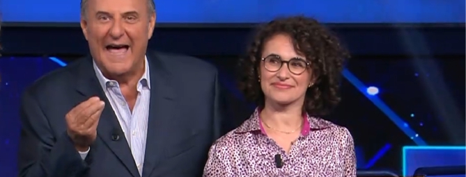 Mariacristina resta campionessa grazie all’«amante dentro l’armadio»