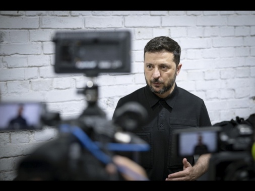 Zelensky, ai colloqui di pace partecipi anche l'Europa