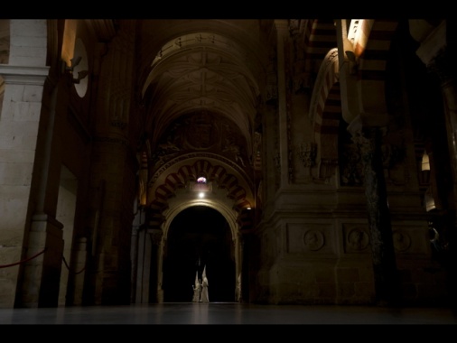 Fiamme alla Moschea di Cordova in Spagna, pompieri sul posto