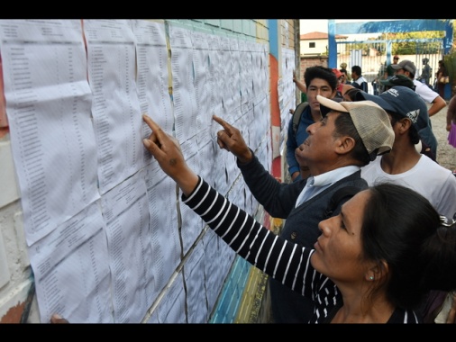 Bolivia, exit poll: ballottaggio candidati destra Paz e Quiroga