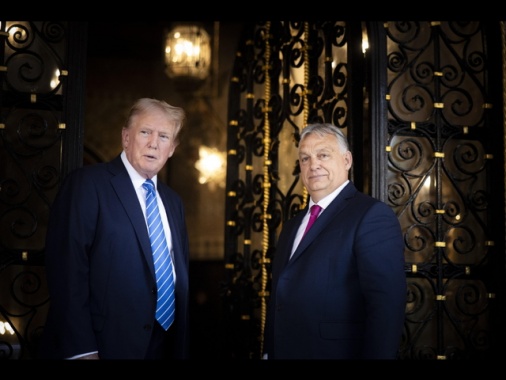 Trump chiama Orban, 'tolga il veto ad adesione Ucraina nell'Ue'