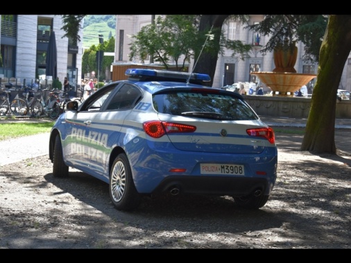 17enne precipita dal balcone e muore, era stata bocciata
